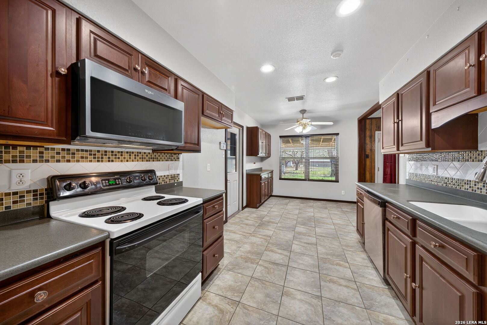 100 Crestline Pleasanton TX 78064