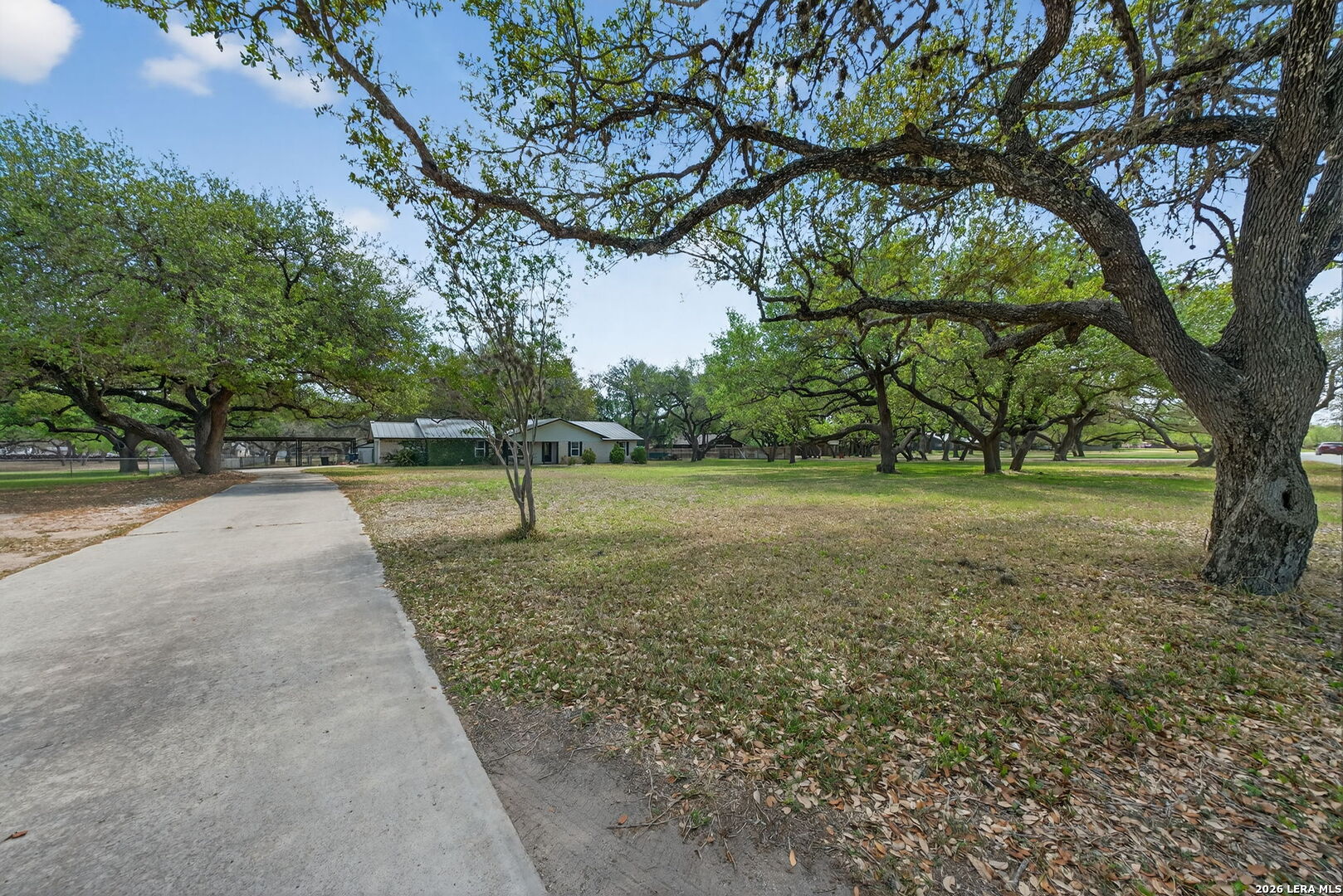 100 Crestline Pleasanton TX 78064