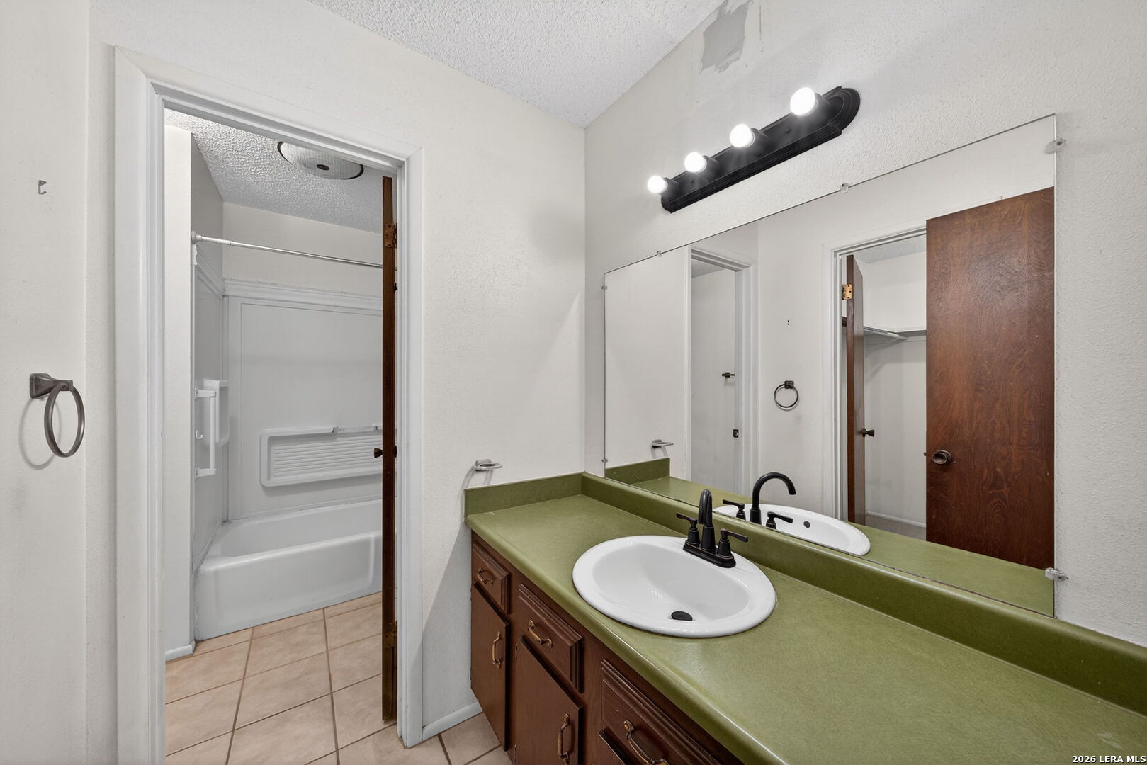 100 Crestline Pleasanton TX 78064