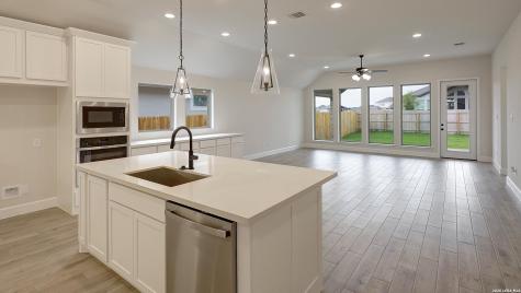 173 Mountain Oak Castroville TX 78009
