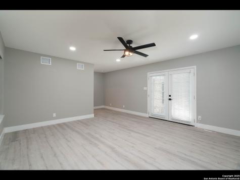 8619 Oak Ledge San Antonio TX 78217