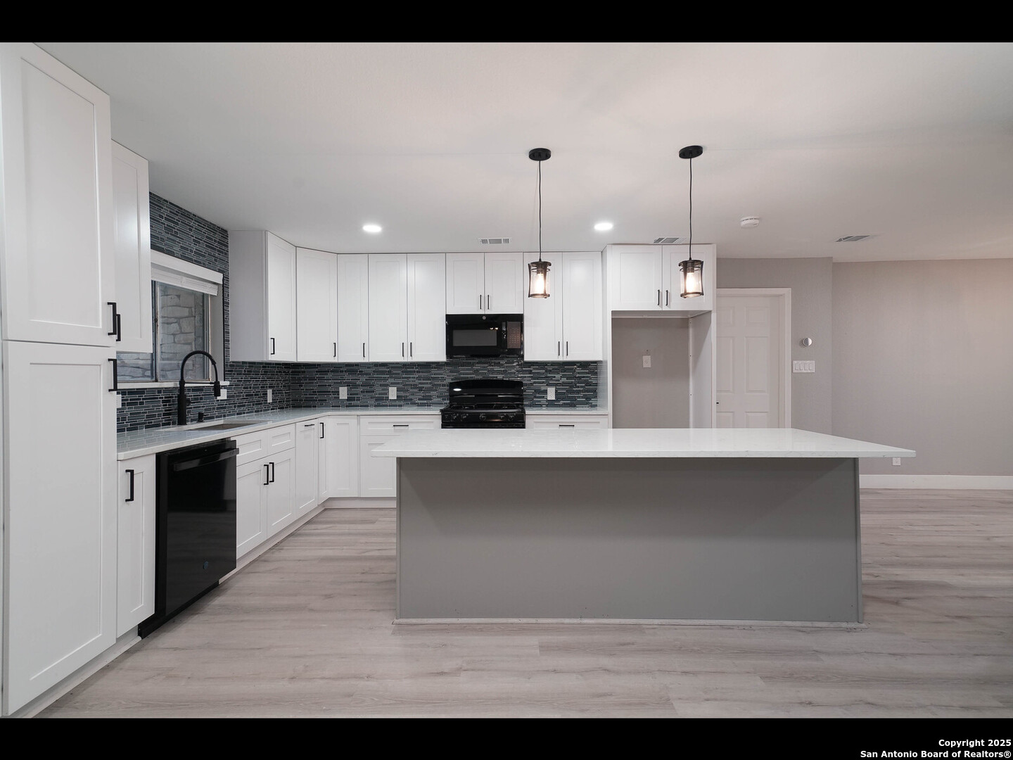 8619 Oak Ledge San Antonio TX 78217