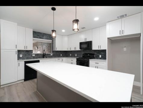 8619 Oak Ledge San Antonio TX 78217