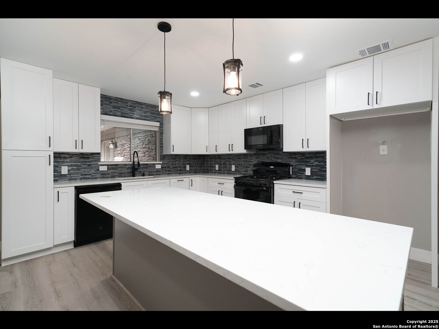 8619 Oak Ledge San Antonio TX 78217