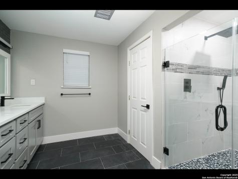8619 Oak Ledge San Antonio TX 78217