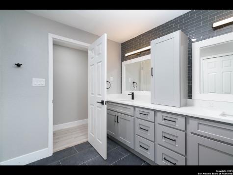 8619 Oak Ledge San Antonio TX 78217
