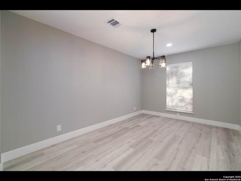 8619 Oak Ledge San Antonio TX 78217