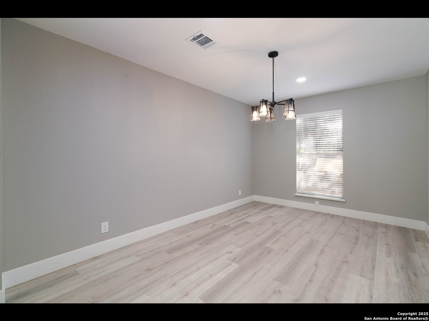 8619 Oak Ledge San Antonio TX 78217