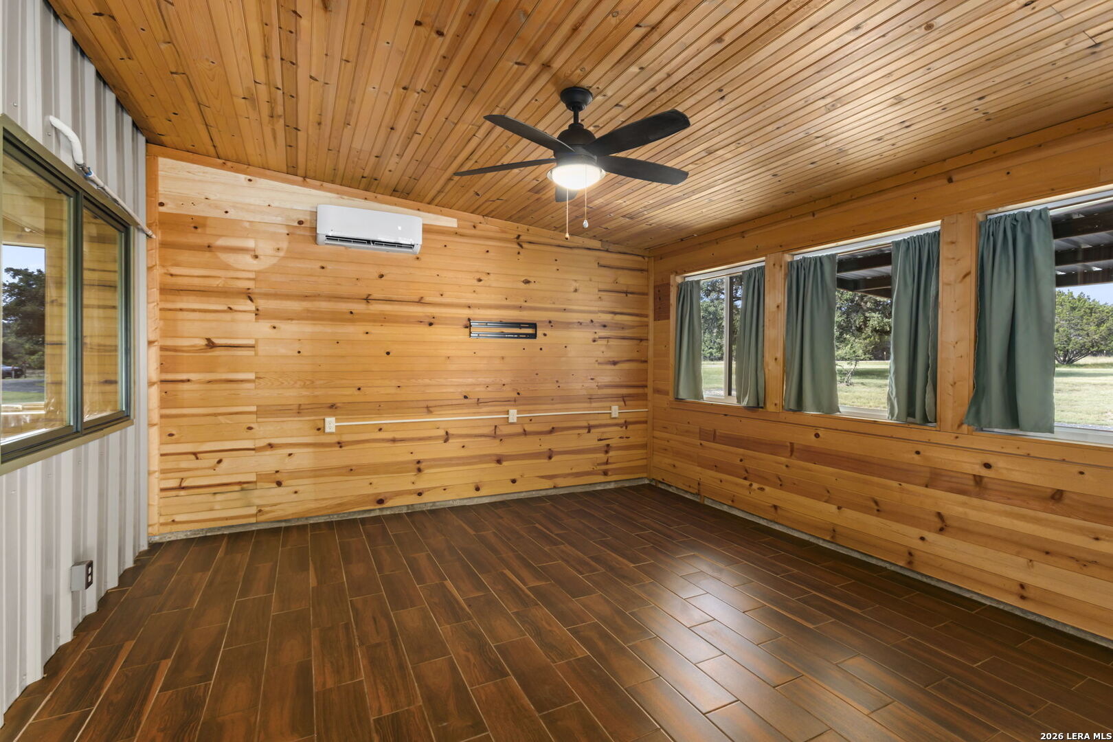 1892 N Thunder Creek Road Utopia TX 78884