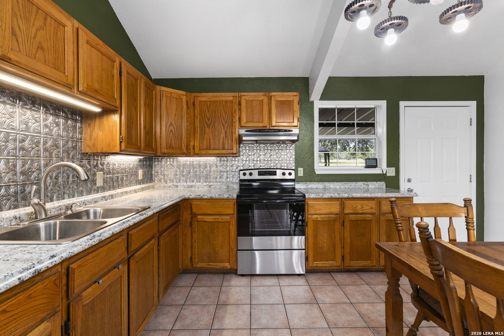 1892 N Thunder Creek Road Utopia TX 78884