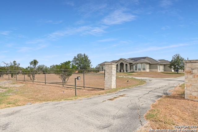 1389 N Santa Clara Road Marion TX 78124