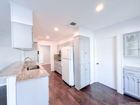 10402 Redlawn San Antonio TX 78230