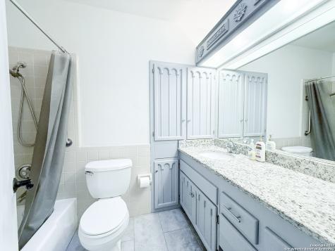 10402 Redlawn San Antonio TX 78230