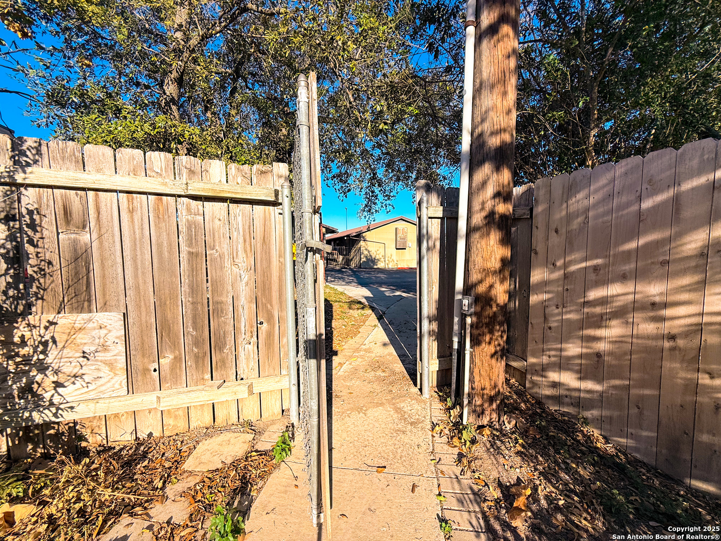 10402 Redlawn San Antonio TX 78230