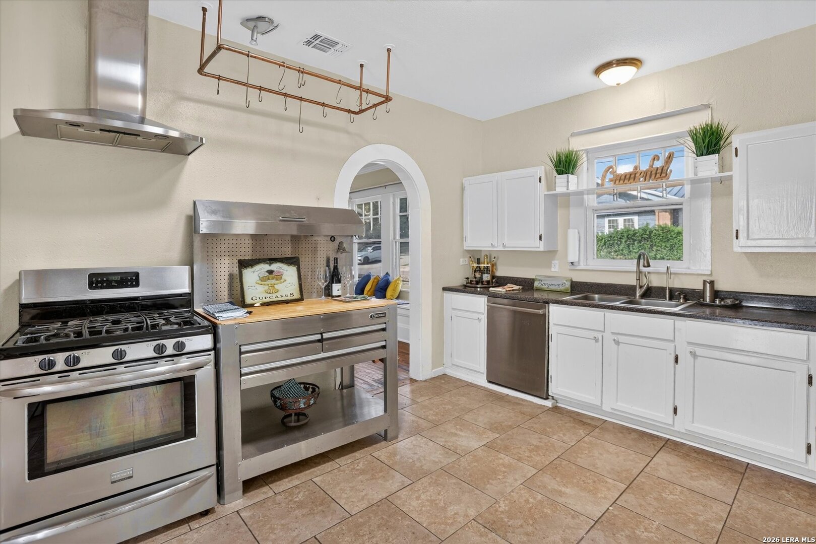 1039 W Russell Place San Antonio TX 78212