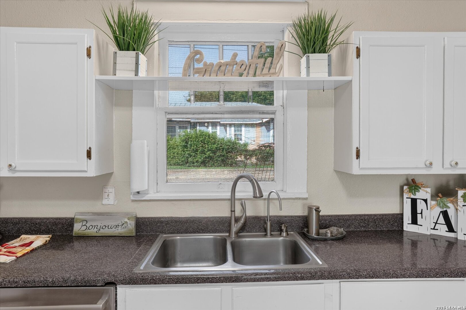 1039 W Russell Place San Antonio TX 78212