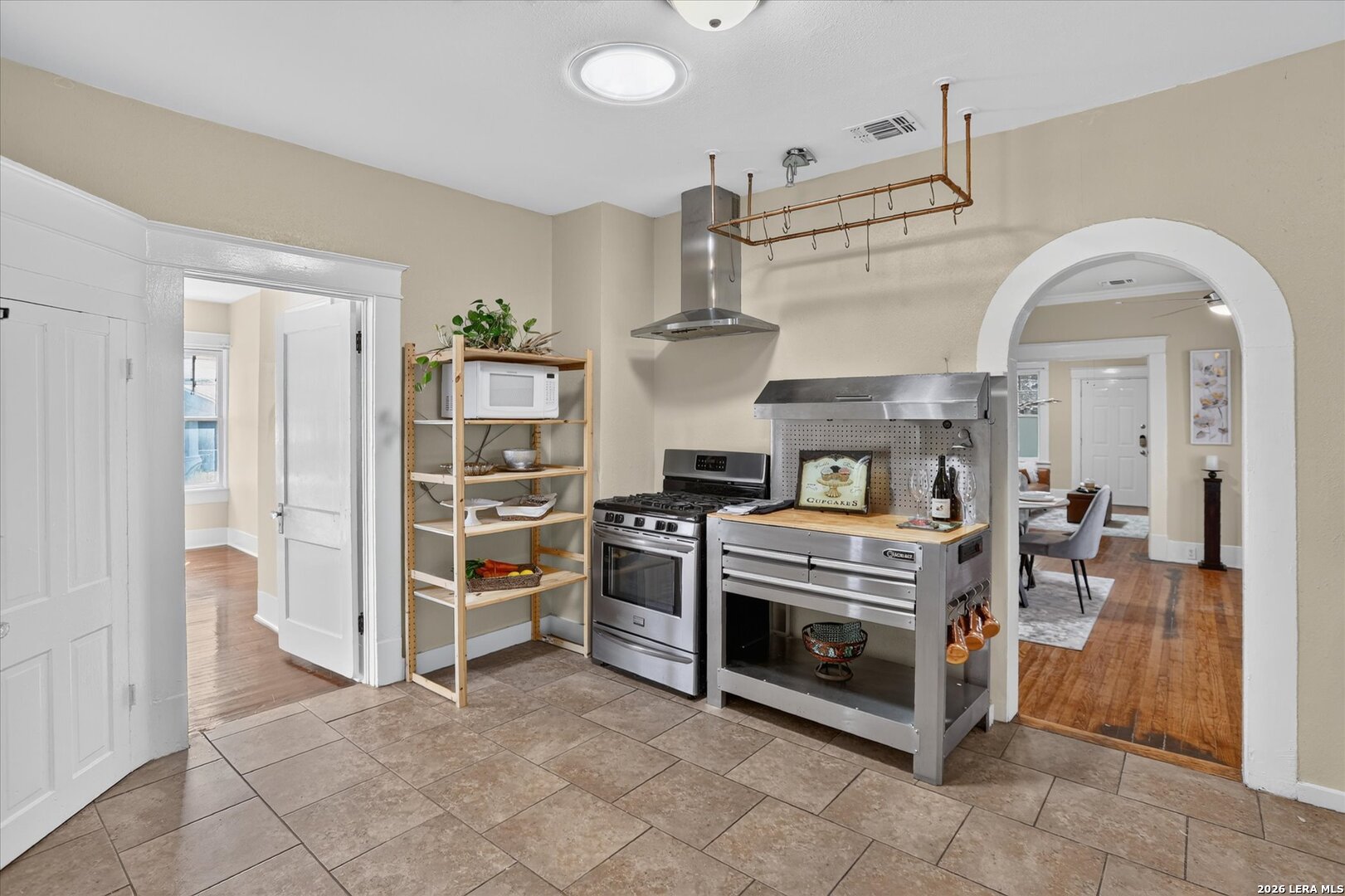 1039 W Russell Place San Antonio TX 78212