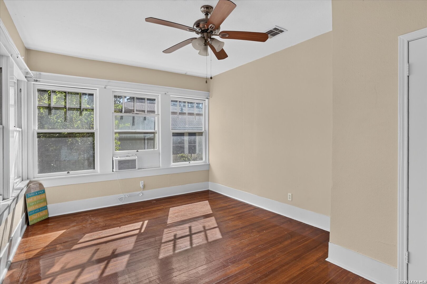 1039 W Russell Place San Antonio TX 78212