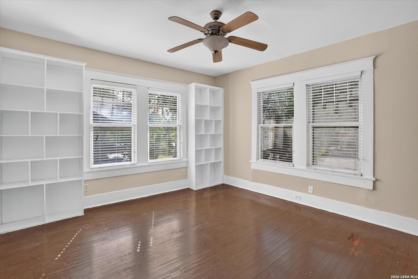 1039 W Russell Place San Antonio TX 78212