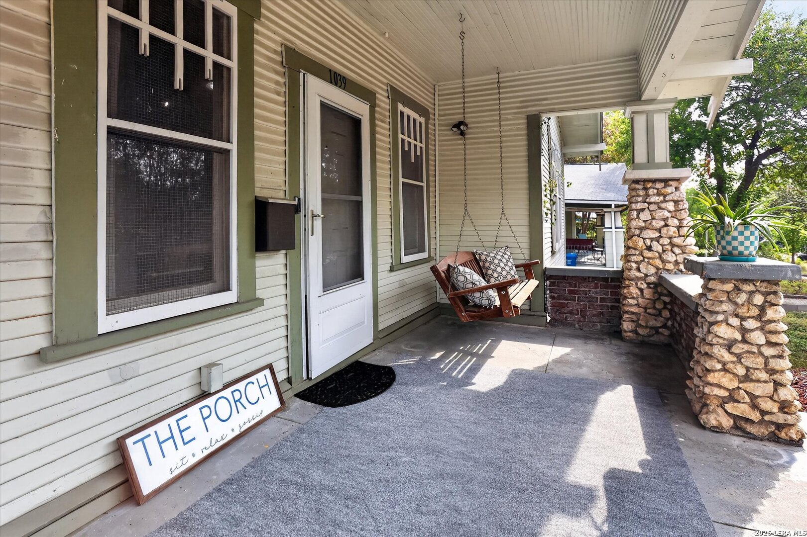 1039 W Russell Place San Antonio TX 78212