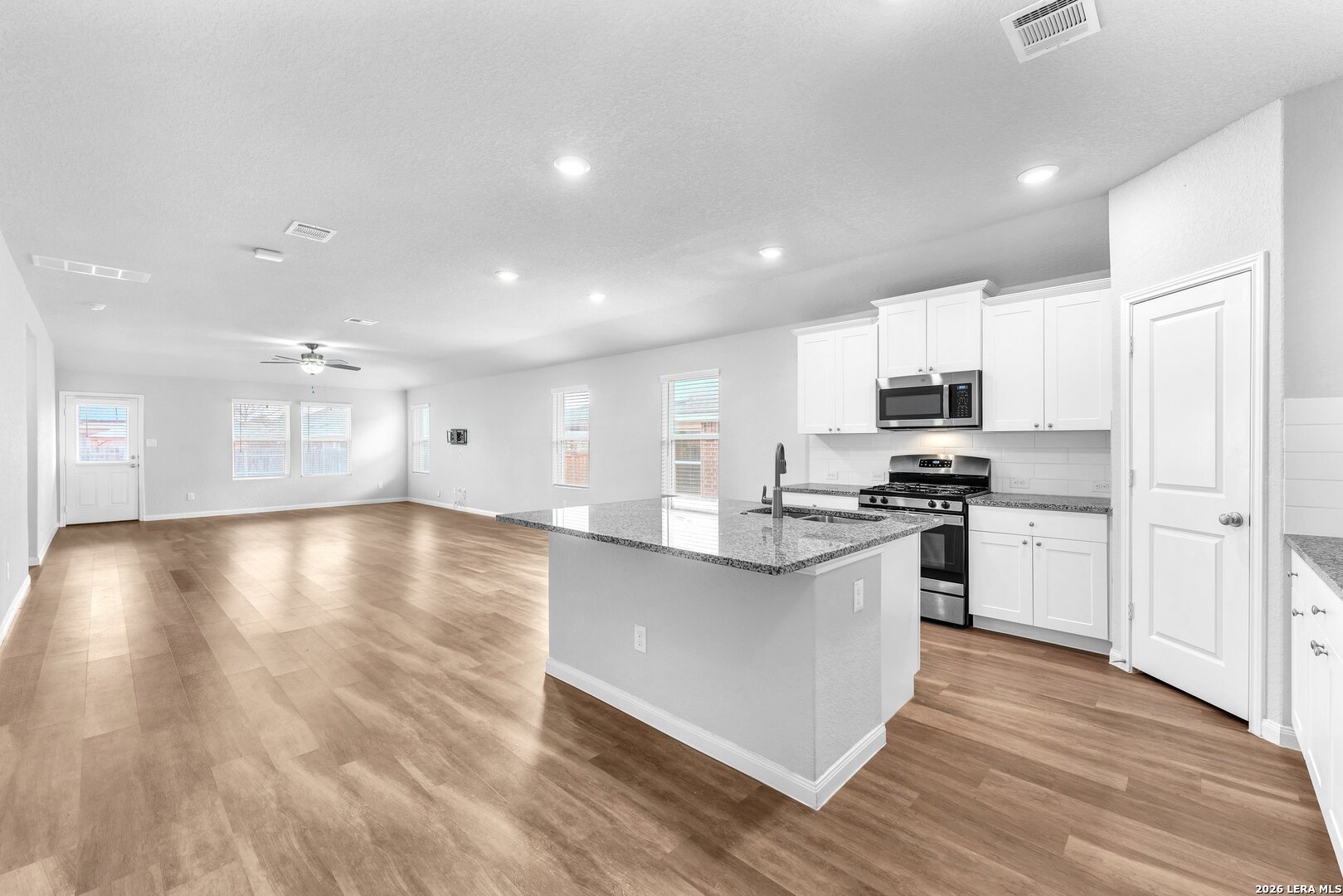 1044 Raceland San Antonio TX 78245