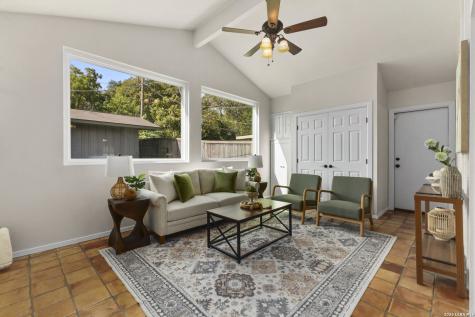 2126 E Lawndale San Antonio TX 78209
