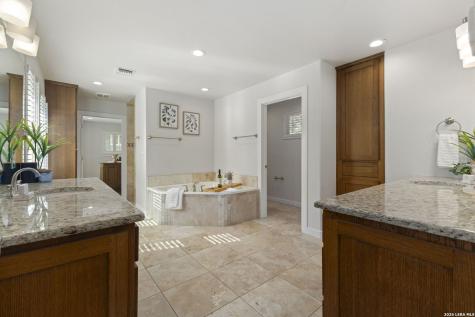 2126 E Lawndale San Antonio TX 78209