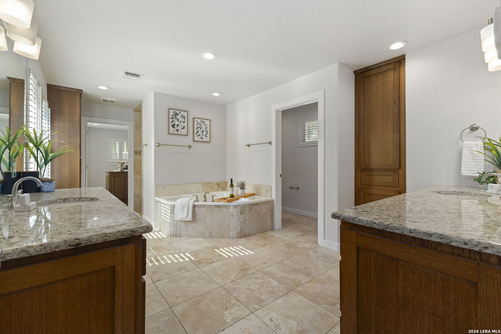 2126 E Lawndale San Antonio TX 78209