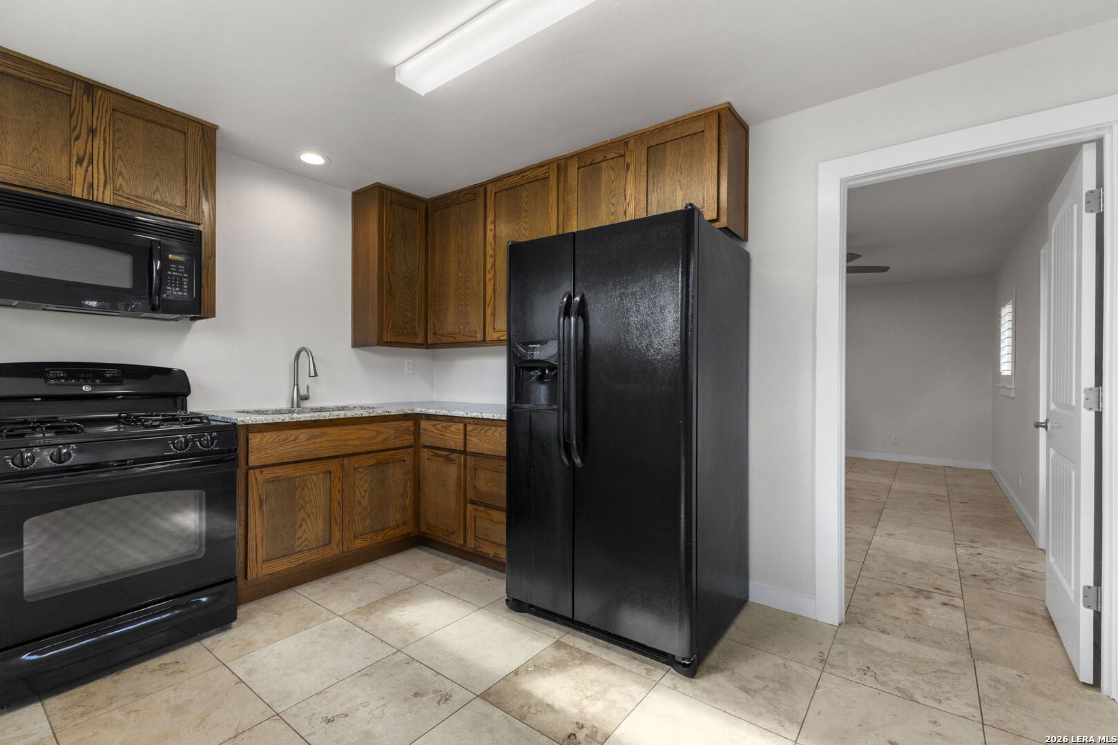 2126 E Lawndale San Antonio TX 78209