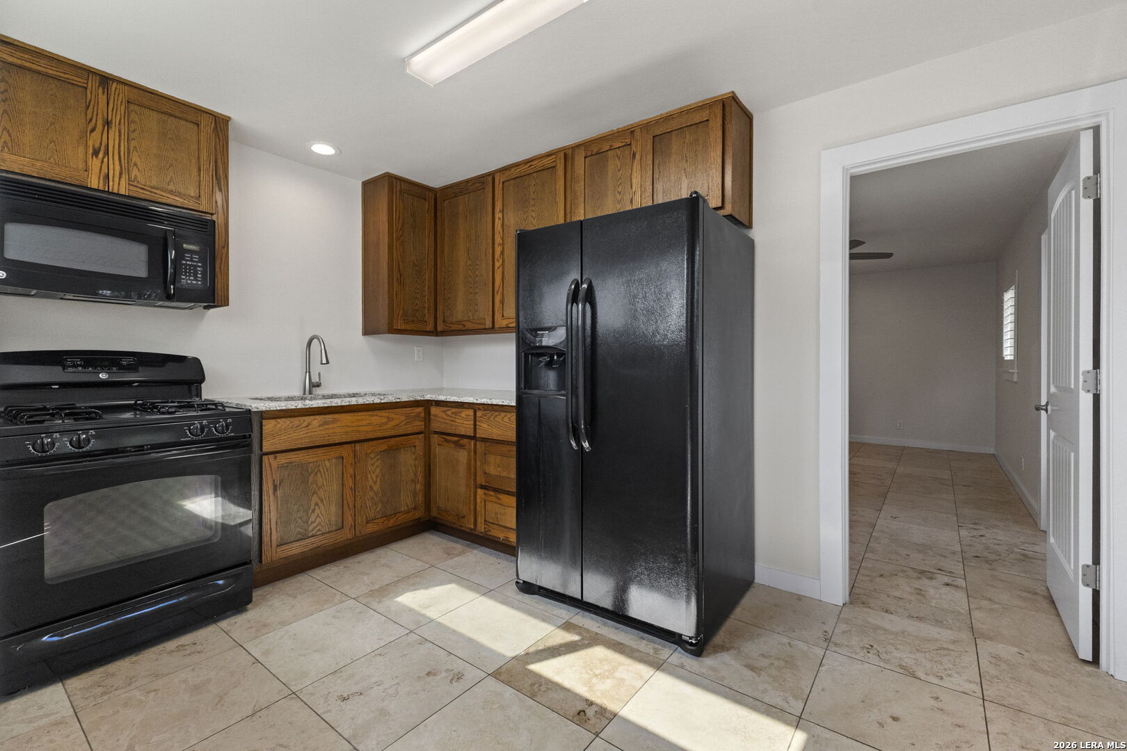 2126 E Lawndale San Antonio TX 78209