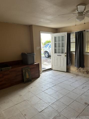 423 Burton Avenue San Antonio TX 78221