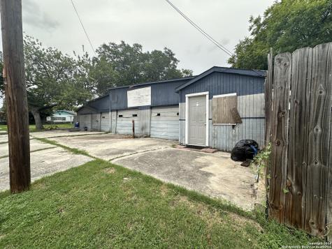 423 Burton Avenue San Antonio TX 78221