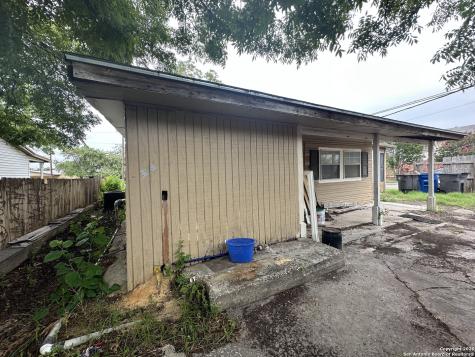 423 Burton Avenue San Antonio TX 78221