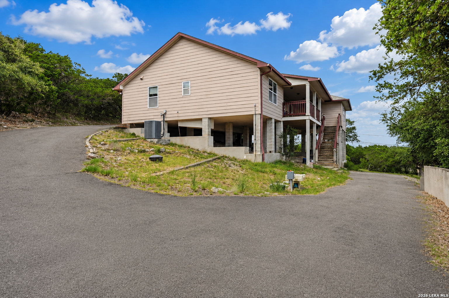 327 Lakeridge Loop Lakehills TX 78063