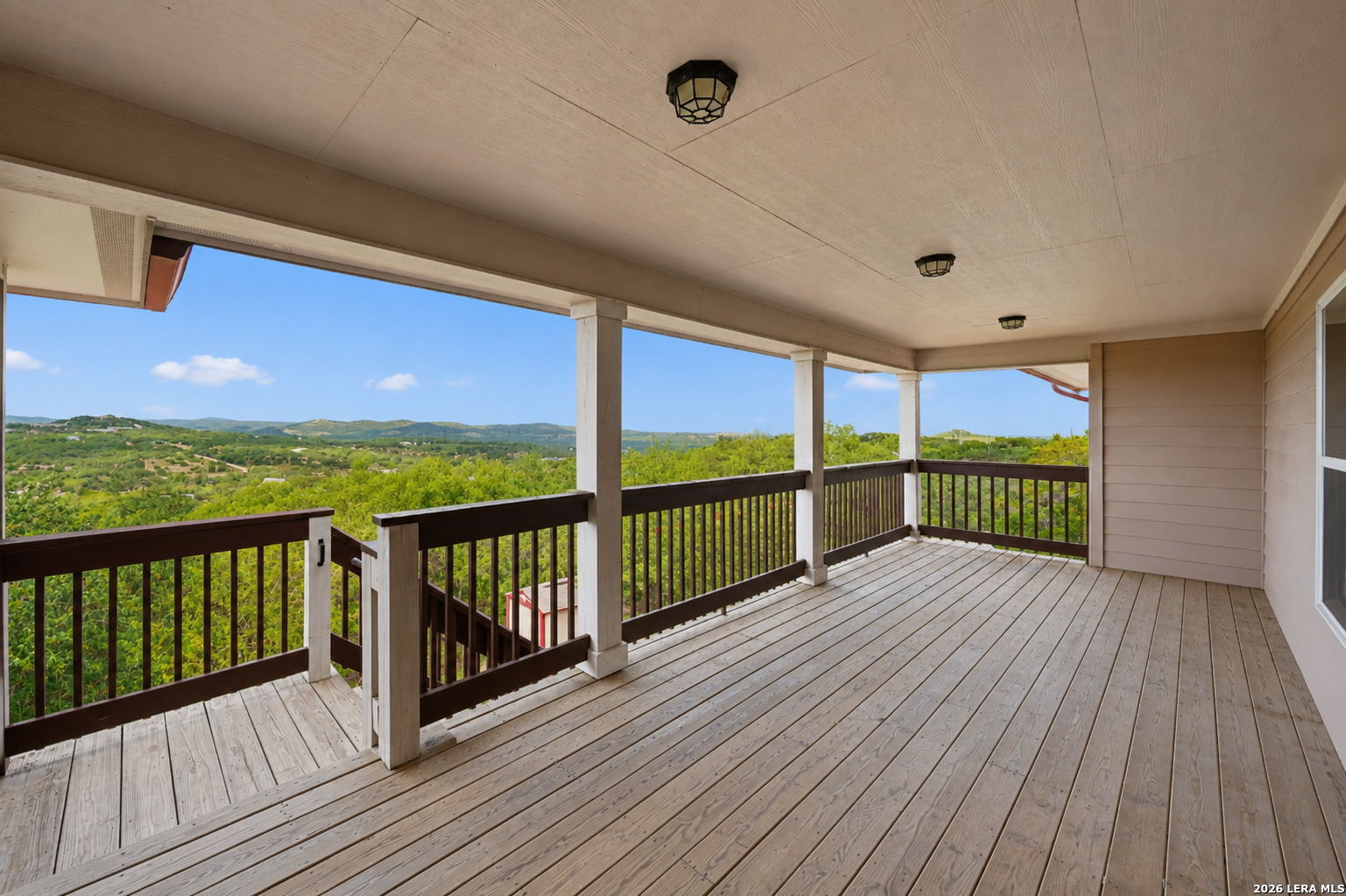 327 Lakeridge Loop Lakehills TX 78063