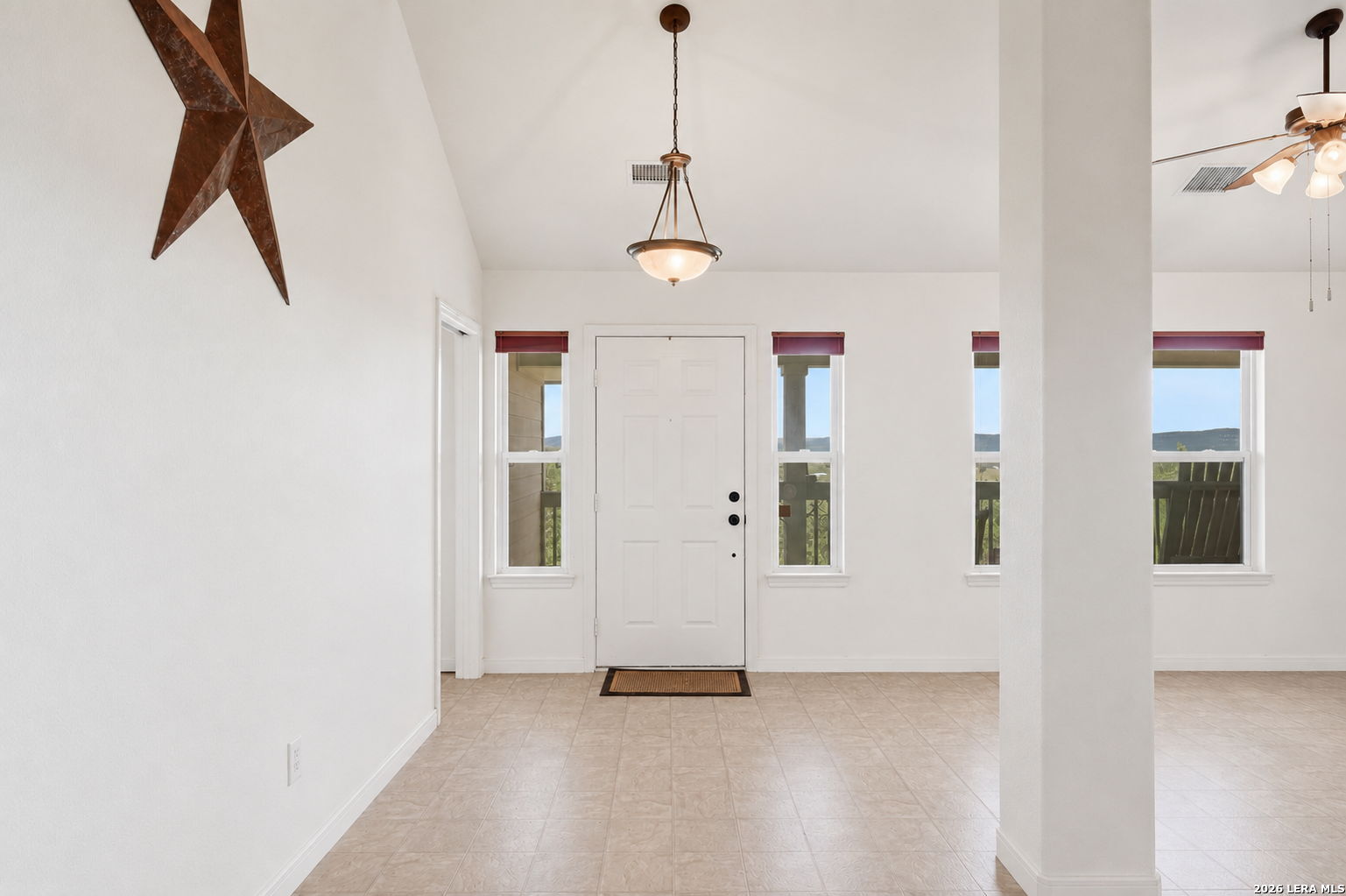 327 Lakeridge Loop Lakehills TX 78063