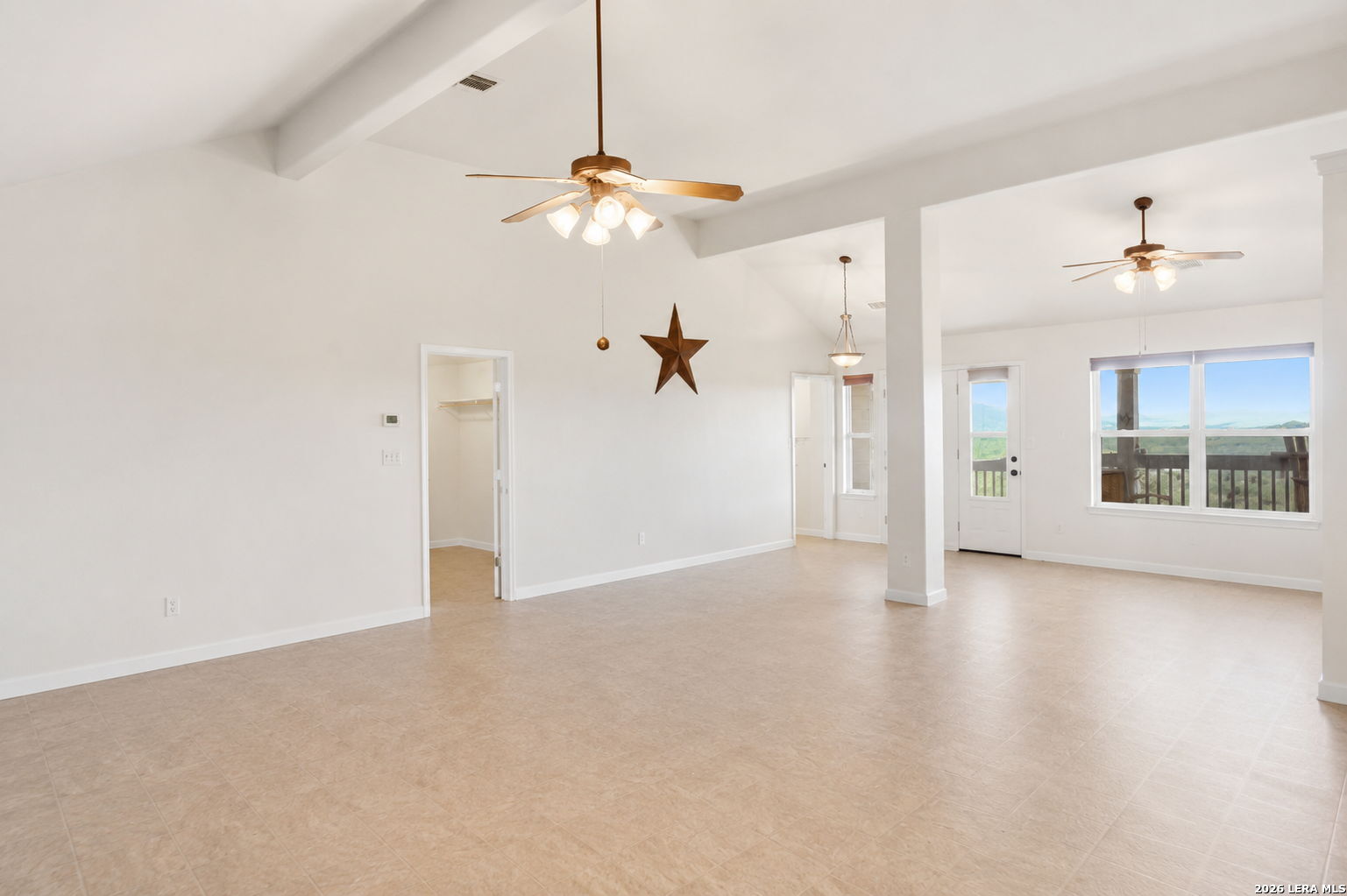 327 Lakeridge Loop Lakehills TX 78063