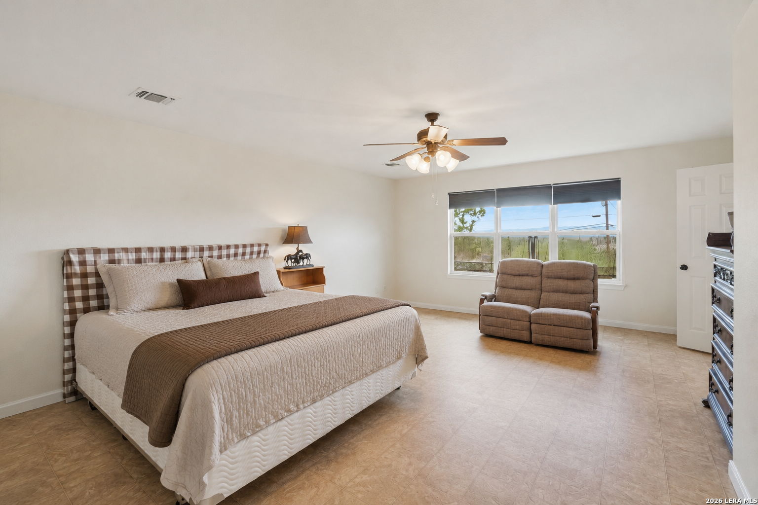 327 Lakeridge Loop Lakehills TX 78063