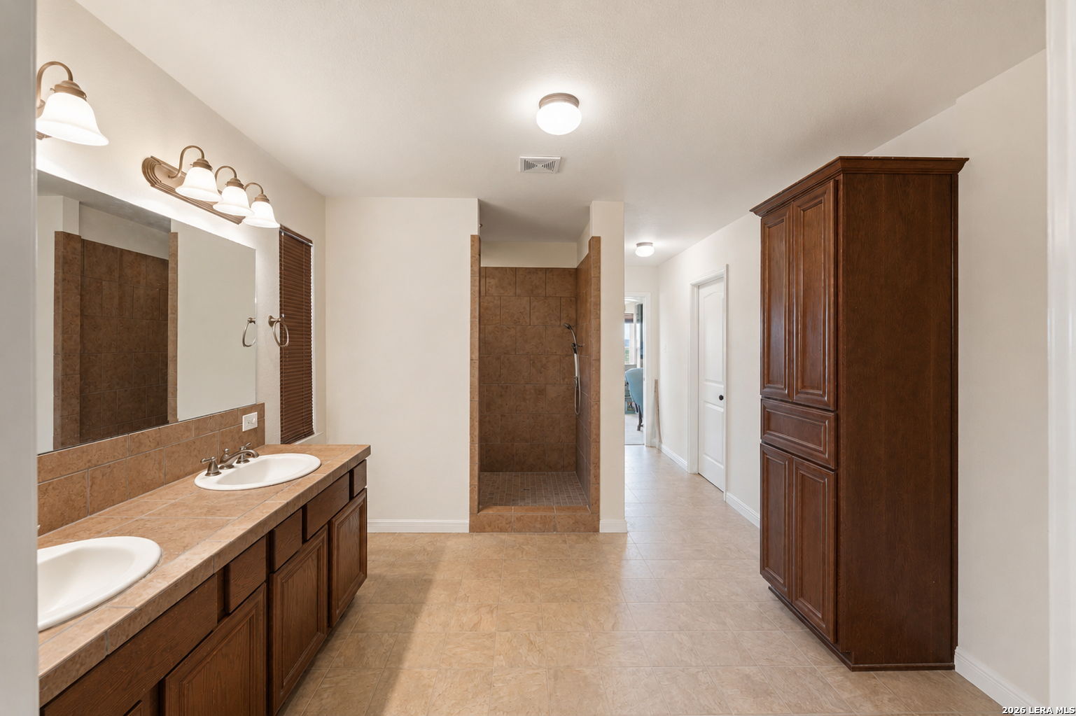 327 Lakeridge Loop Lakehills TX 78063