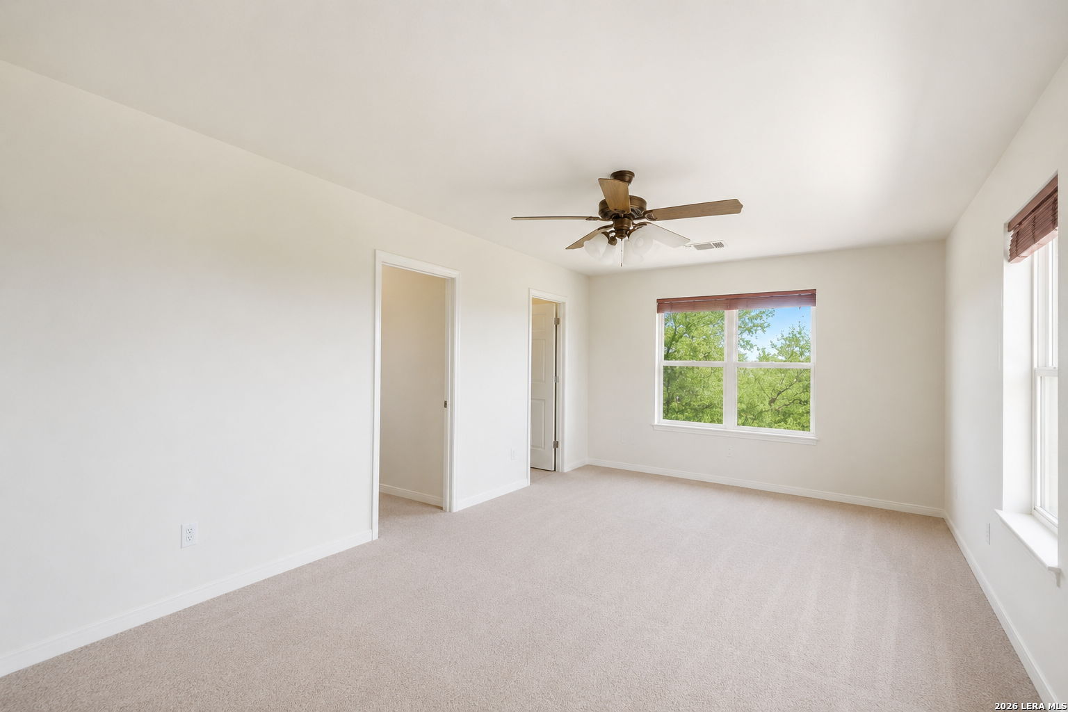327 Lakeridge Loop Lakehills TX 78063