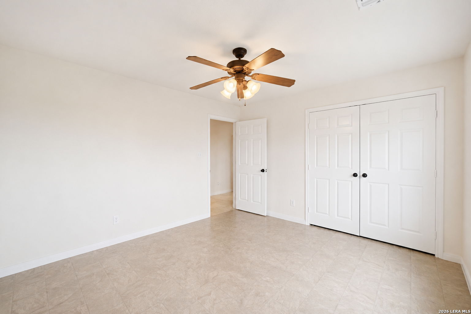 327 Lakeridge Loop Lakehills TX 78063