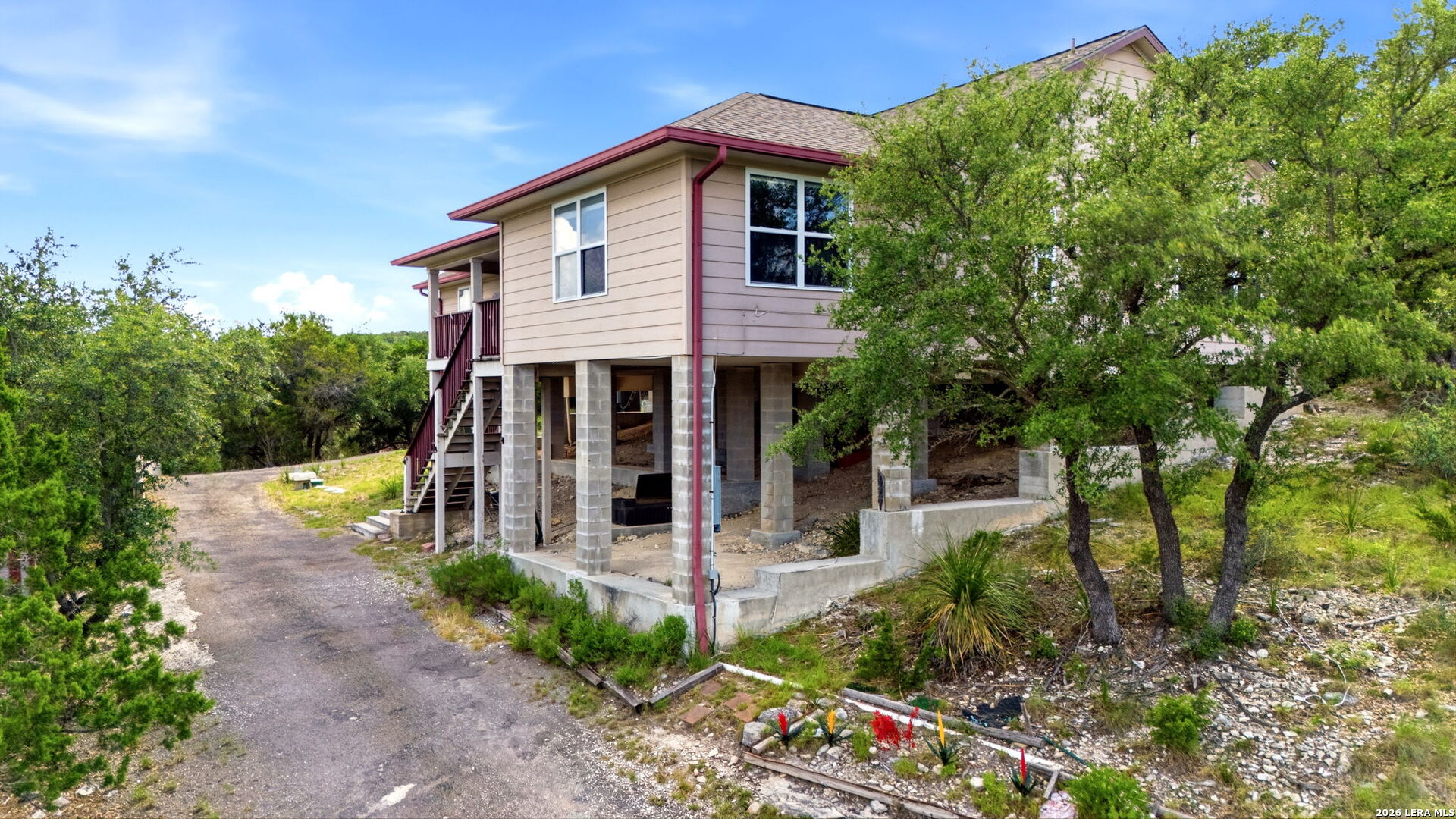327 Lakeridge Loop Lakehills TX 78063