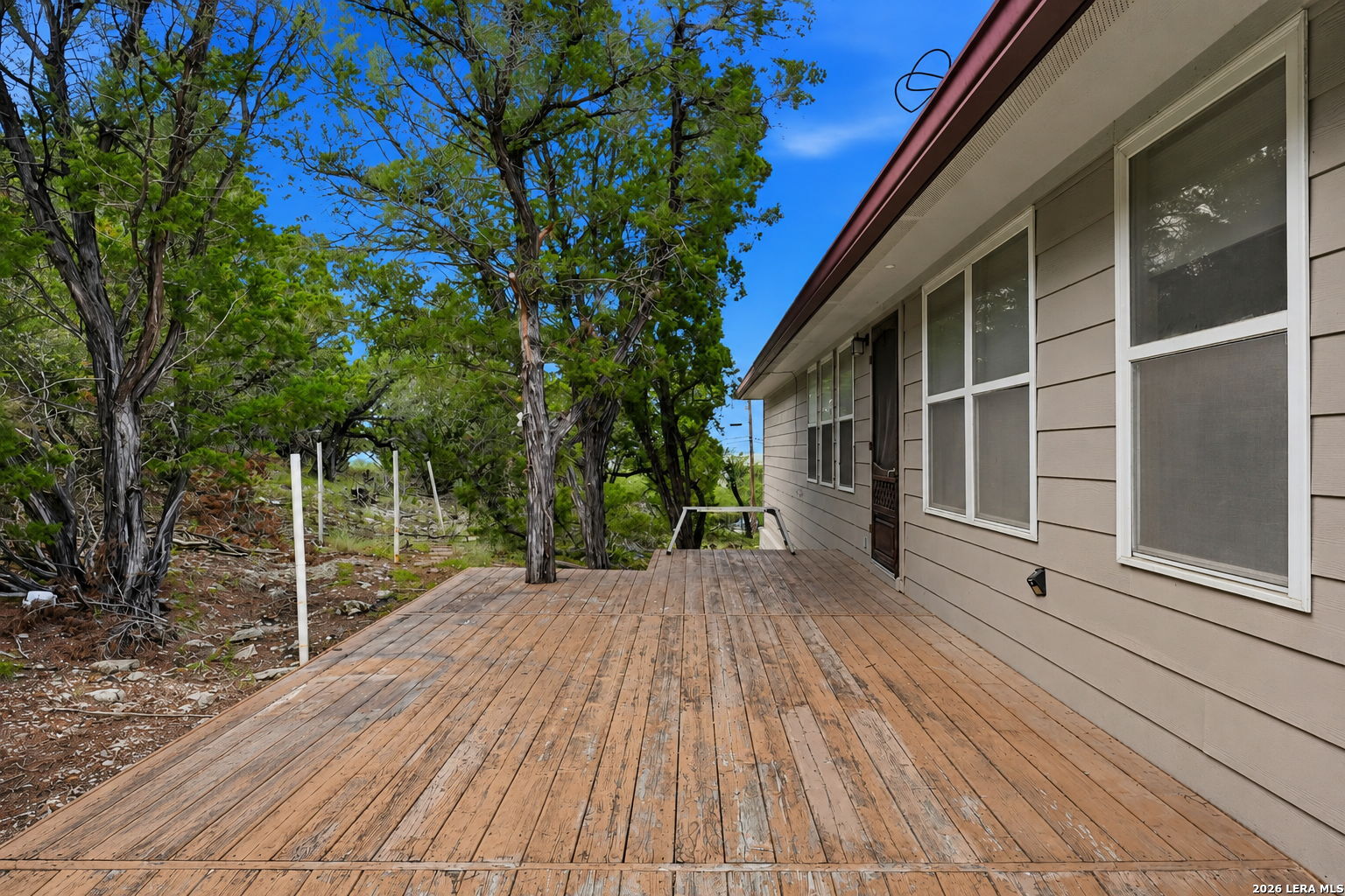 327 Lakeridge Loop Lakehills TX 78063