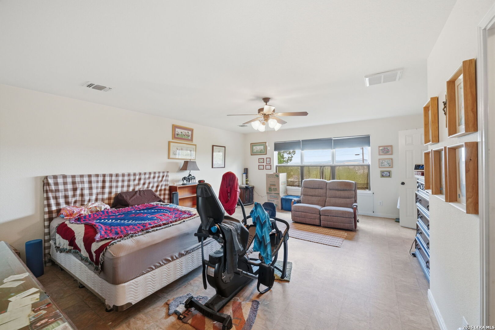 327 Lakeridge Loop Lakehills TX 78063