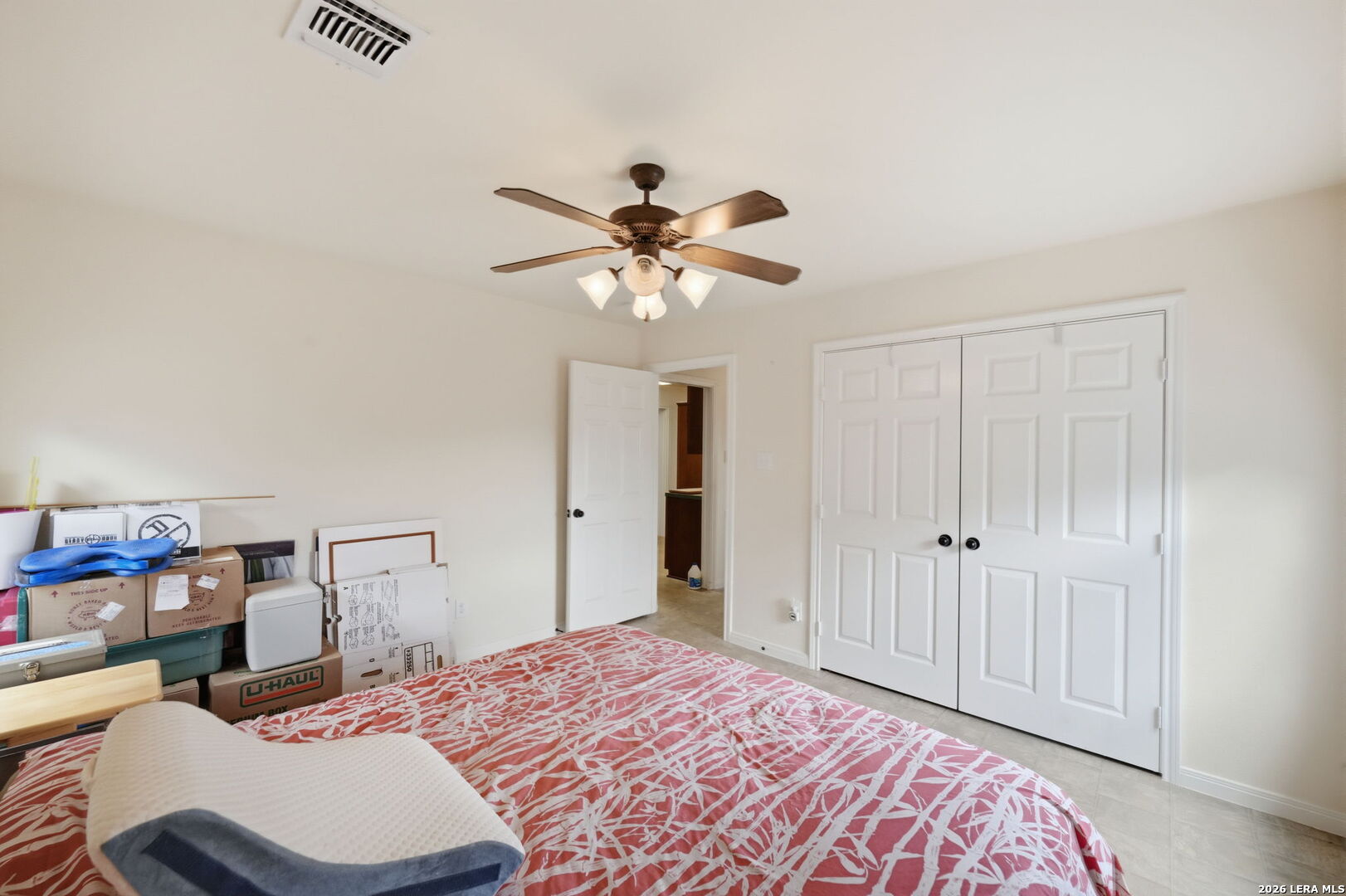 327 Lakeridge Loop Lakehills TX 78063
