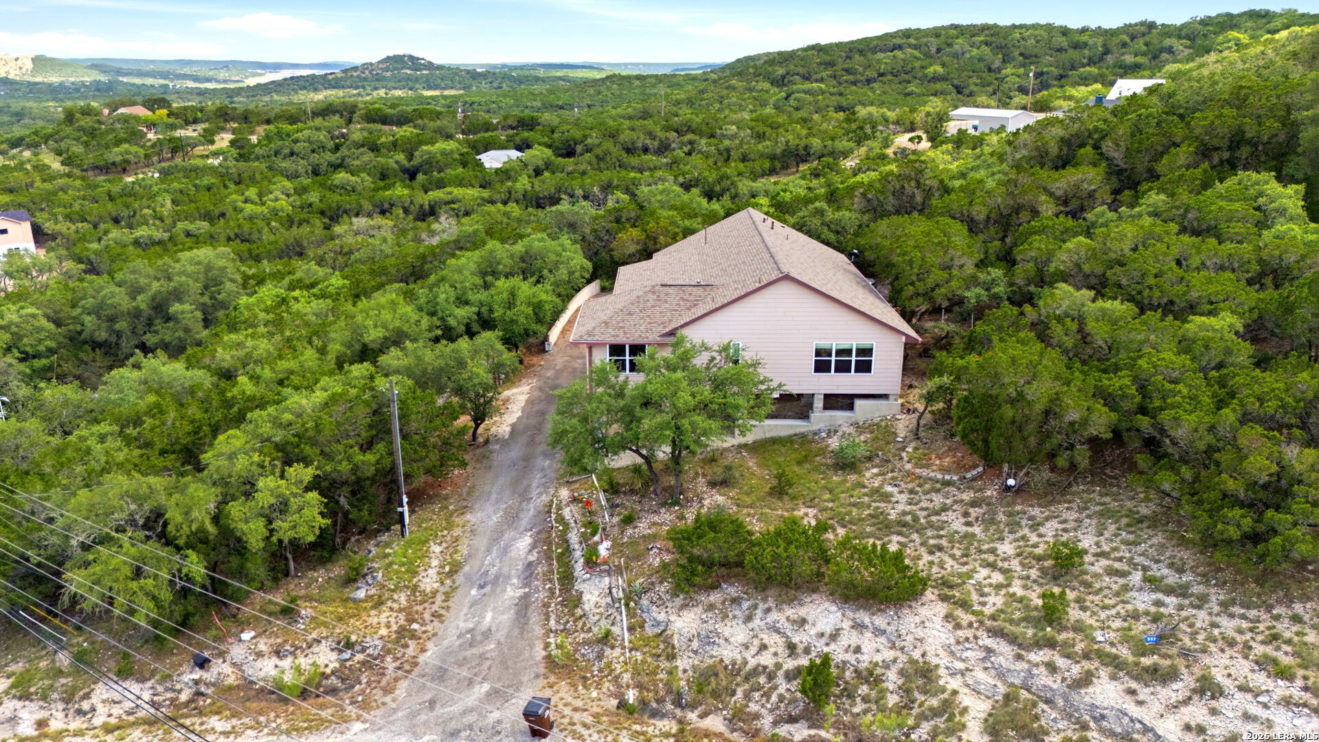 327 Lakeridge Loop Lakehills TX 78063