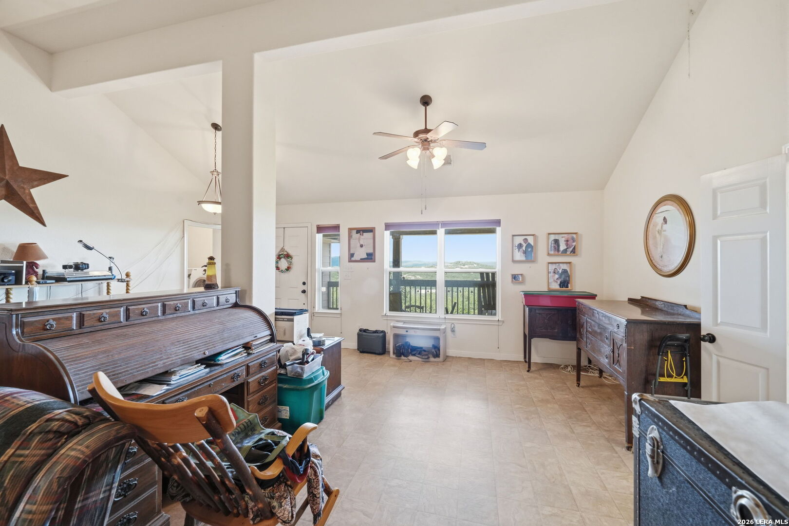 327 Lakeridge Loop Lakehills TX 78063