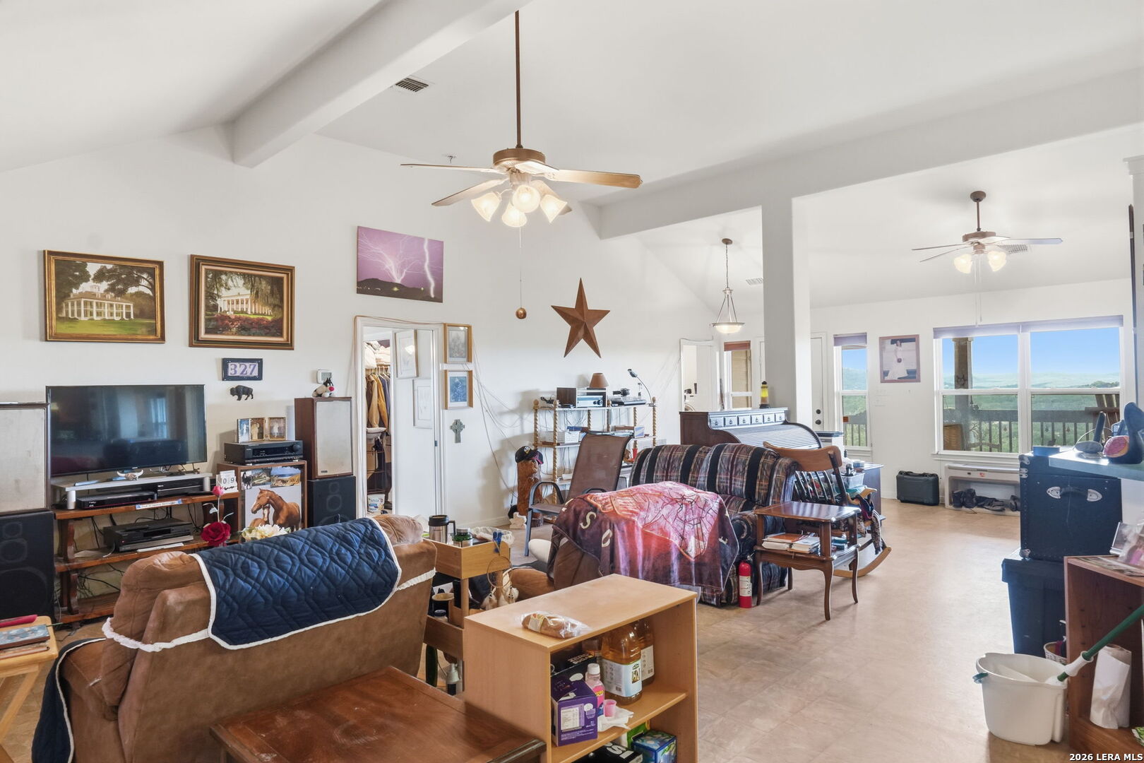 327 Lakeridge Loop Lakehills TX 78063