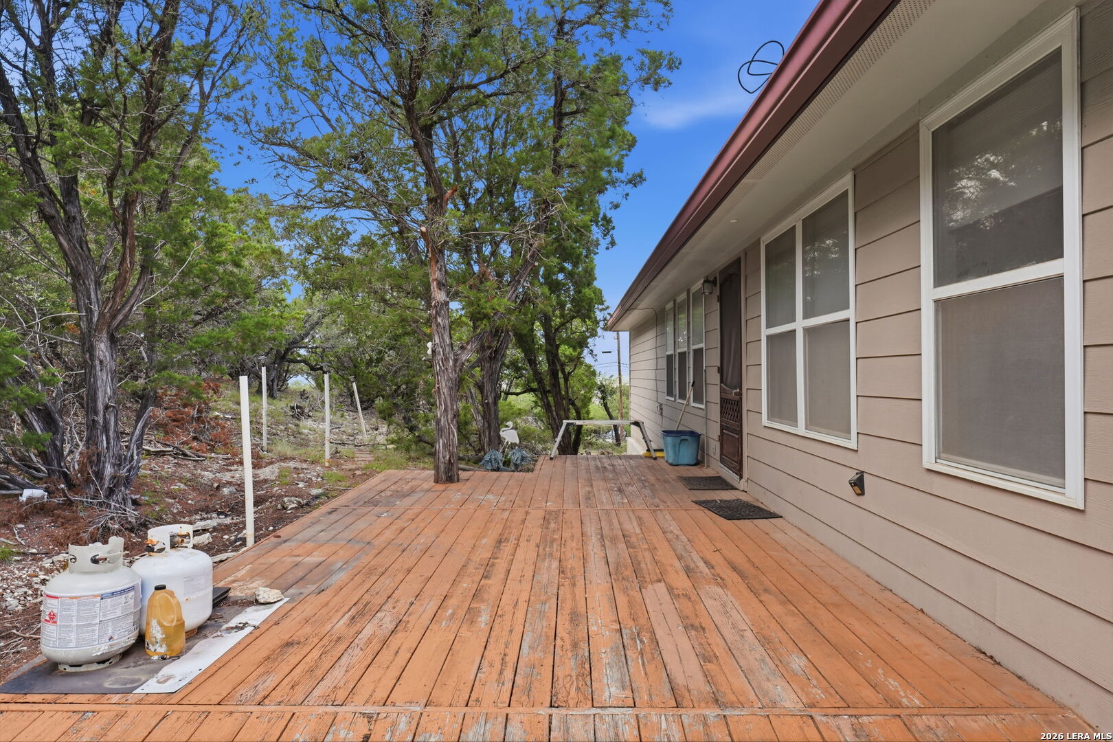 327 Lakeridge Loop Lakehills TX 78063