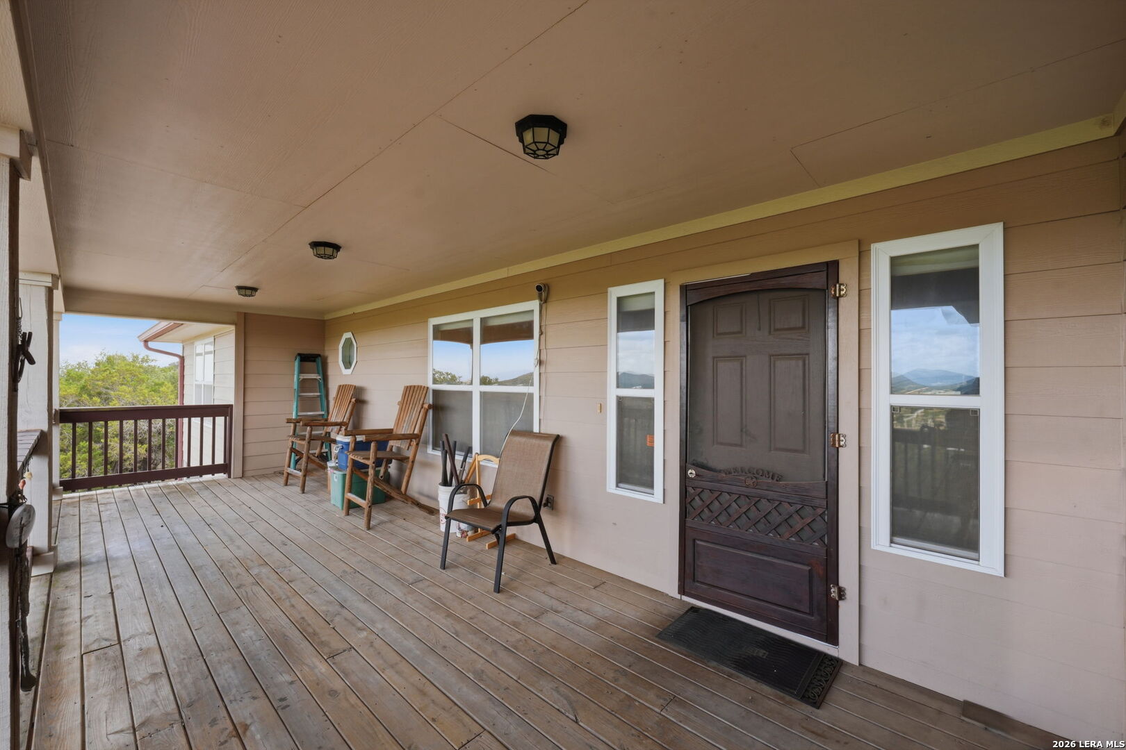 327 Lakeridge Loop Lakehills TX 78063